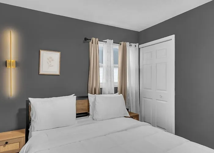 Apartment Modern 3br Quiet Area Family Friendly Decatur