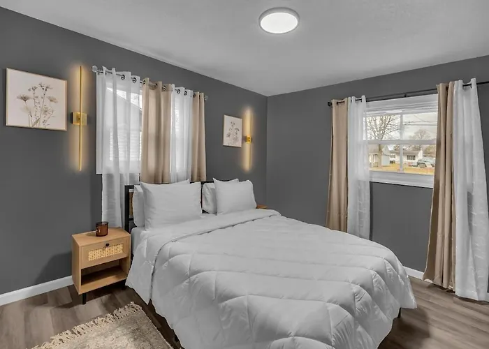 Apartment Modern 3br Quiet Area Family Friendly *