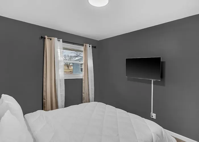 Apartment Modern 3br Quiet Area Family Friendly