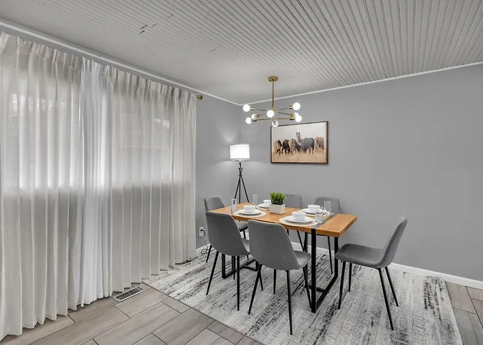 Apartment Modern 3br Quiet Area Family Friendly Decatur