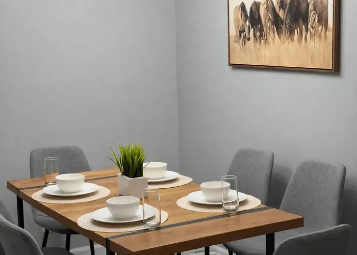 Apartment Modern 3br Quiet Area Family Friendly