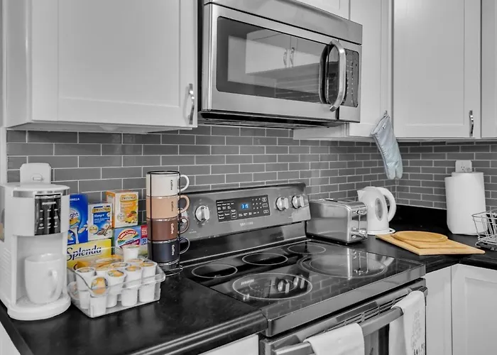 Modern 3br Quiet Area Family Friendly Decatur