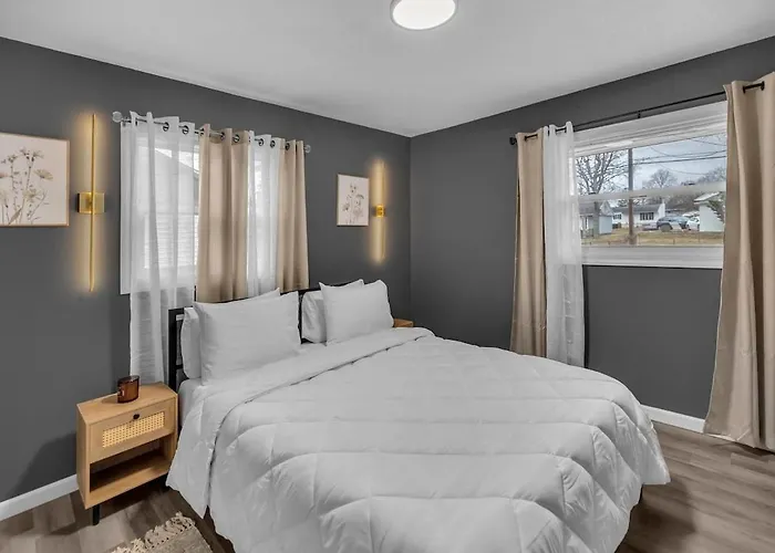 Modern 3br Quiet Area Family Friendly *